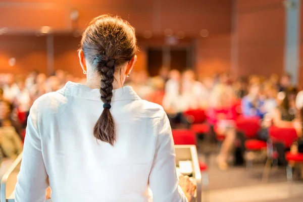 Female academic professor lecturing at faculty. — Stock Photo, Image