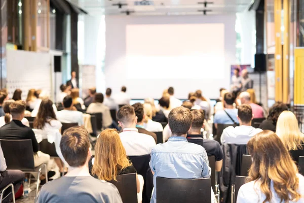 Business Talk på Corporate Business konferens evenemang. — Stockfoto