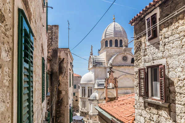 Croatia, city of Sibenik, panoramic view of the old town center and cathedral of St James, most important architectural monument of the Renaissance era in Croatia, UNESCO World Heritage — Stock Photo, Image