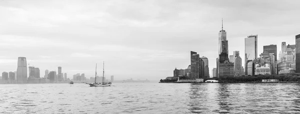 Vue panoramique sur Lower Manhattan et Jersey City, New York, États-Unis — Photo