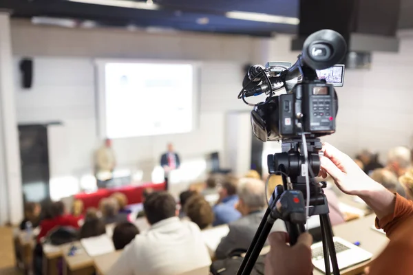 Business Conference and Presentation. Audience at the conference hall. Television broadcasted press conference — Stock Photo, Image