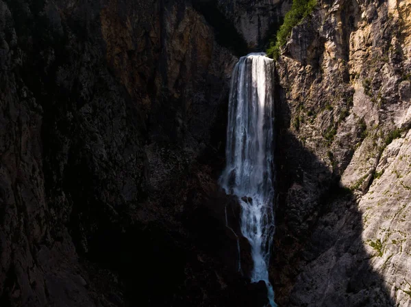 Waterfall Boka στο Εθνικό Πάρκο Triglav, Σλοβενία, Bovec, Ευρώπη — Φωτογραφία Αρχείου