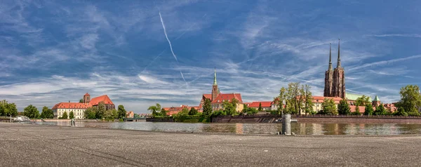 Wroclaw Adası Tumski ve Odra Nehri — Stok fotoğraf
