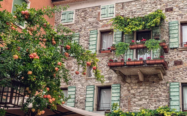 Lazise Středověká Obec Provincii Verona Italském Regionu Benátsko Nachází Východním — Stock fotografie