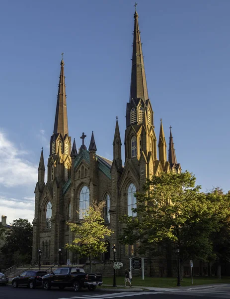 St Dunstan Bazilikası Katedrali üzerinde yaz günbatımı, Charlottetown Kanada Ulusal tarihi site, Prens Edward Adası