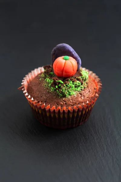 Halloween Vakantie Voedsel Kleurrijke Fancy Brownies Cupcake Met Grafstenen Pompoen — Stockfoto