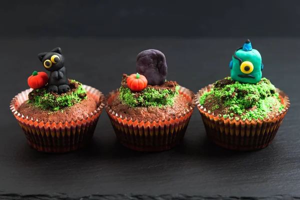 Halloween Vakantie Voedsel Kleurrijke Fancy Brownies Cupcake Met Fondant Versieren — Stockfoto