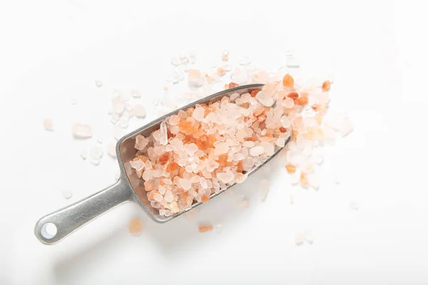 Gezonde Voeding Concept Roze Himalayazout Ijzeren Lepel Witte Achtergrond — Stockfoto
