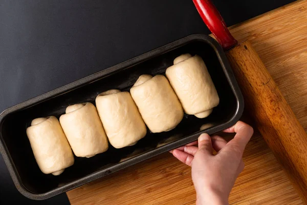 Comida Concepto de hornear Hacer pan orgánico casero de pan de leche suave — Foto de Stock