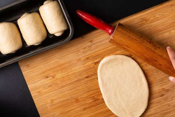 식품 베이킹 개념 유기농 수제 부드러운 우유 덩어리 빵 만들기 — 스톡 사진