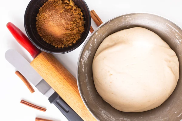 Concepto de panadería de alimentos preparación de panadería masa de pan probada para b —  Fotos de Stock