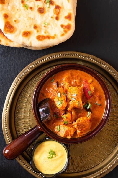 Concepto de comida casero Tandoori pollo Masala curry con naan br — Foto de Stock