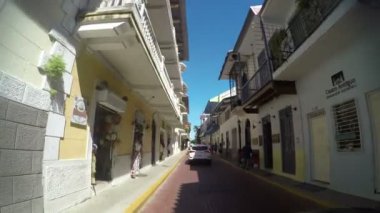 Panama - 7 Ekim 2018: Pov bir sokak ve kasko Viejo Panama City Panama binalarda. Kasko Viejo tarihi ilçe Panama City 7 Ekim 2018 olduğunu..