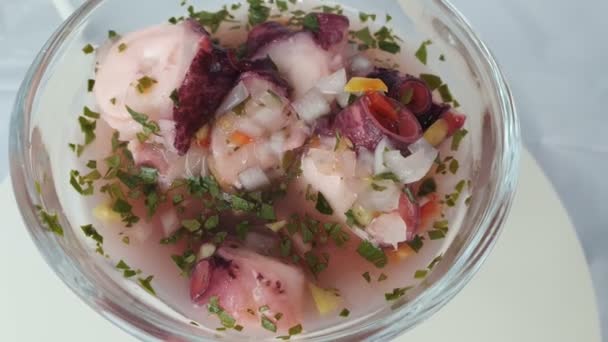 Primer Plano Del Clásico Pulpo Caribeño Delicioso Ceviche Servido Plato — Vídeos de Stock