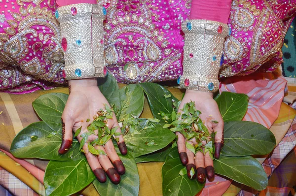 Mappacci Die Traditionelle Hochzeitszeremonie Der Bugisnischen Indonesischen Zukünftigen Braut Tag — Stockfoto