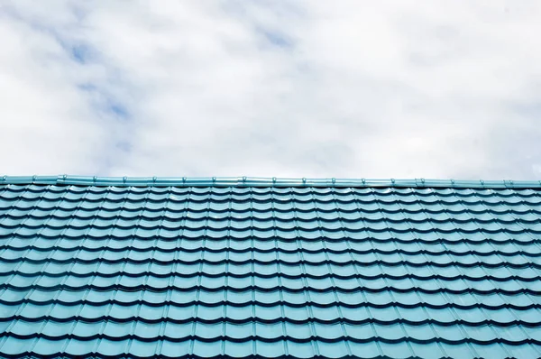 Borneo binaların çatı üst'deki geleneksel kabile oymalar