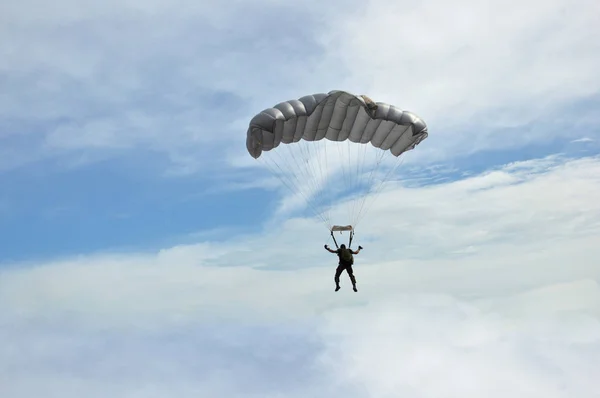 Attraktion Fallschirmspringen Den Himmel — Stockfoto