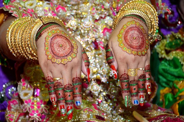 Henna Nas Mãos Noiva Casamento Indonésia — Fotografia de Stock