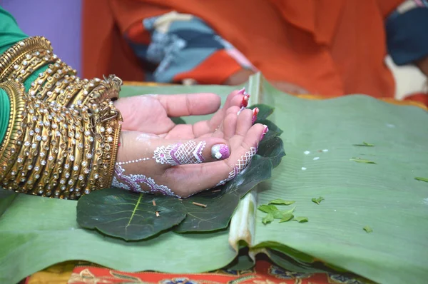 Mappacci Cerimônia Casamento Tradicional Bugisnese Indonésio Noiva Potencial Dia Anterior — Fotografia de Stock