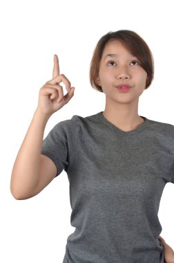 Asyalı kız işaret parmağını işaret ediyor