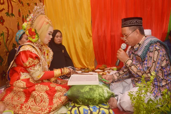 Tarakan Indonesia Kwietnia 2018 Mappacci Tradycyjna Ceremonia Ślubna Bugisnese Indonezyjskiej — Zdjęcie stockowe
