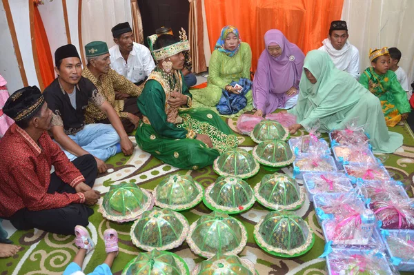 Tarakan Indonesia November 2017 Indonesian Wedding Ceremony Usually Held Bride — Stock Photo, Image