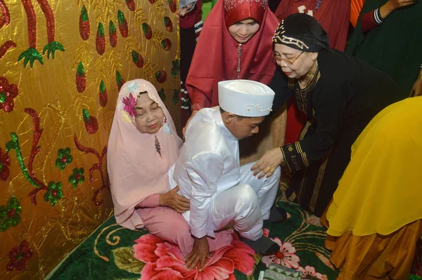 Tarakan Indonesia November 2017 Groom Entourage Goes Bride Residence — Stock Photo, Image