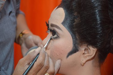 TARAKAN - Endonezya 5 Kasım 2017: Endonezyalı gelinler düğün alayından önce tımar edilir