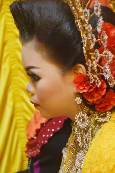 Tarakan Indonesie Spetembre 2017 Portrait Une Belle Mariée Bugis Portant — Photo