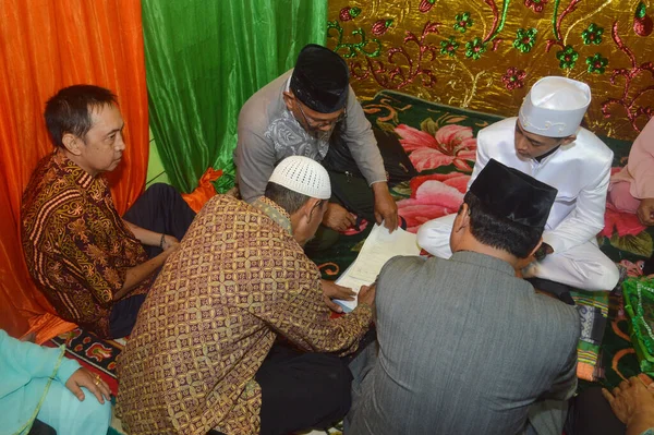 Tarakan Indonesia Diciembre 2018 Ceremonia Boda Indonesia Celebra Generalmente Residencia —  Fotos de Stock