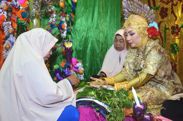Таракан Индонезия Декабря 2018 Mappacci Традиционная Свадебная Церемония Индонезии Брака — стоковое фото