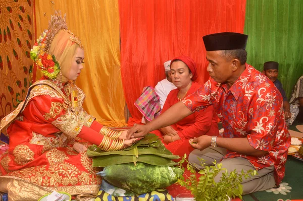 Tarakan Indonésie Avril 2018 Mappacci Cérémonie Mariage Traditionnelle Indonésien Bugisnese — Photo