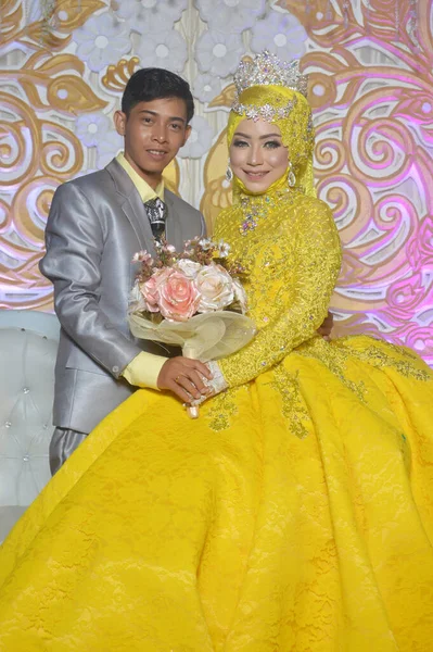 Tarakan Indonesia Diciembre 2018 Parejas Novias Indonesias Posaron Pasillo —  Fotos de Stock