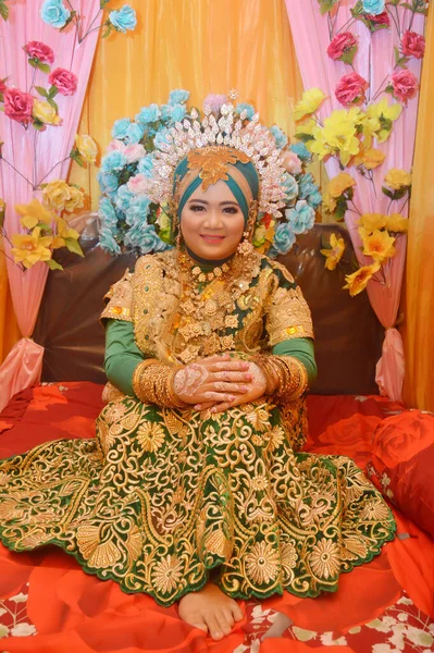 Tarakan Indonesia Febrero 2018 Retrato Una Hermosa Novia Bugis Con — Foto de Stock