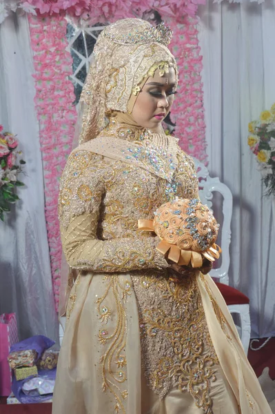Tarakan Indonesia Aprile 2018 Sposa Indonesiana Vestita Kebaya Marrone — Foto Stock