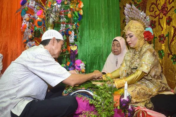 Tarakan Indonesia December 2018 Mappacci Den Traditionella Bröllopsceremonin Bugisnese Indonesien — Stockfoto