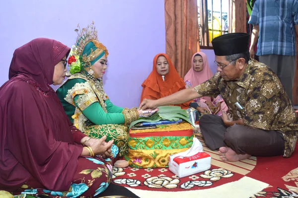 Tarakan Indonesie February 2018 Mappacci Tradiční Svatební Obřad Bugisnese Indonésie — Stock fotografie