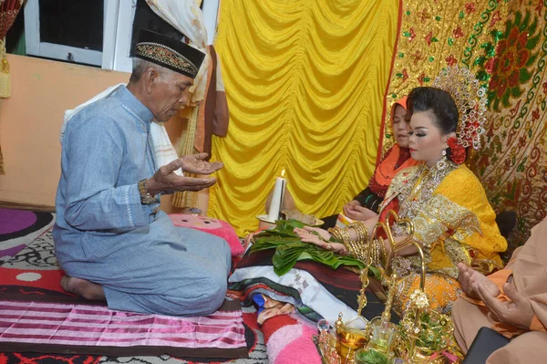 Tarakan Indonesien September 2017 Mappacci Den Traditionella Bröllopsceremonin Bugisnese Indonesien — Stockfoto