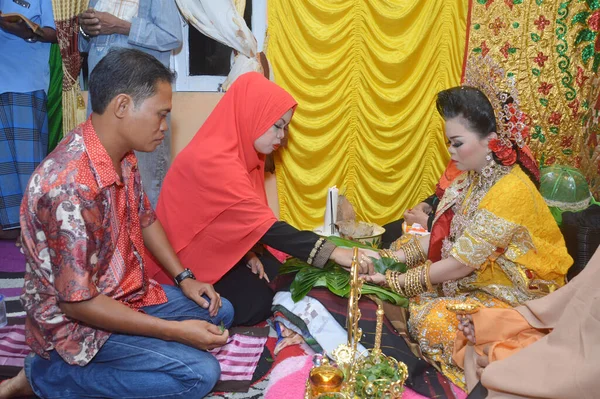Таракан Индонезия Сентября 2017 Mappacci Традиционная Свадебная Церемония Индонезии Брака — стоковое фото