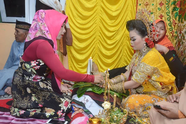 Tarakan Indonesia September 2017 Mappacci Традиційна Весільна Церемонія Бугіснейської Індонезії — стокове фото