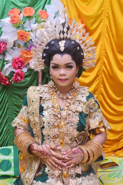 Tarakan Indonésia Spetembro 2017 Retrato Uma Linda Noiva Bugis Vestindo — Fotografia de Stock