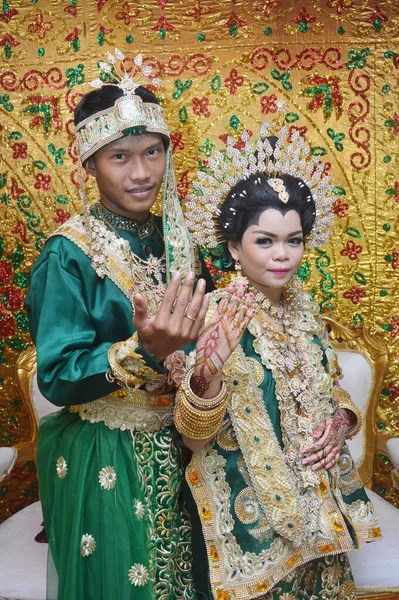 Tarakan Indonesia Spetember 2017 Indonesische Bruidsparen Poseerden Bij Het Gangpad — Stockfoto