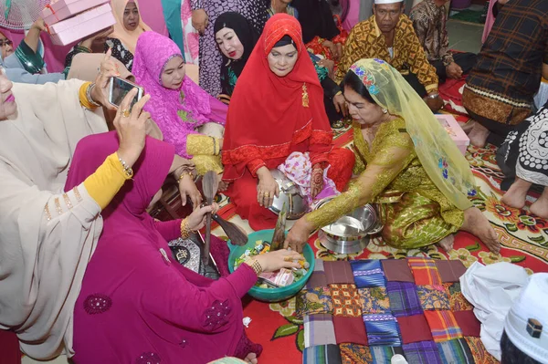 Tarakan Indonesia Marzo 2017 Tradicional Entrega Ceremonial Uang Panai Dinero —  Fotos de Stock