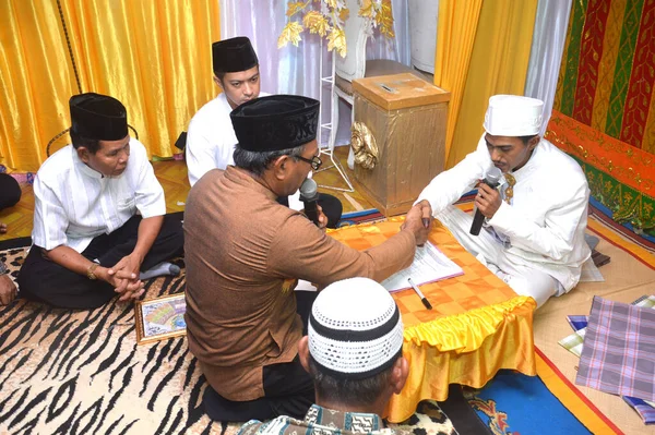 Tarakan Indonesia November 2017 Indonesian Wedding Ceremony Usually Held Bride — Stock Photo, Image