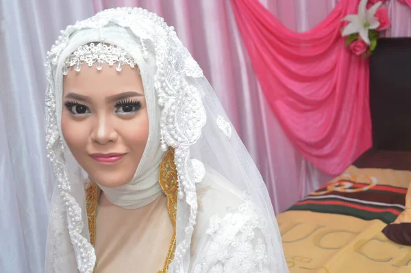 Tarakan Indonesia Noviembre 2017 Retrato Una Hermosa Novia Indonesia Vestida — Foto de Stock