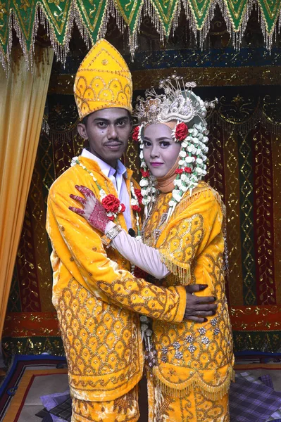 Tarakan Indonésie Novembre 2017 Les Couples Mariés Indonésiens Sont Heureux — Photo