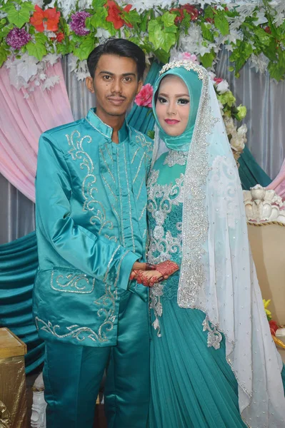 Tarakan Indonesia November 2017 Indonesian Bridal Couples Happy Wearing Kebaya — Stock Photo, Image