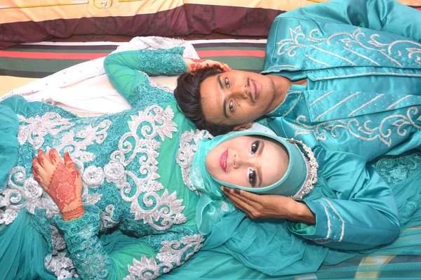 Tarakan Indonesia November 2017 Indonesian Bridal Couples Happy Wearing Kebaya — Stock Photo, Image