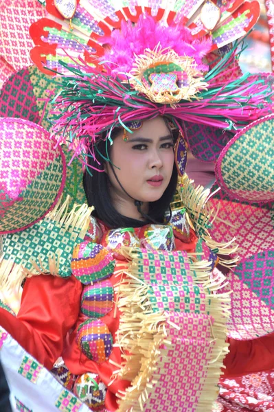 Tarakan Indonesia Julio 2018 Retrato Una Hermosa Mujer Indonesia Sonriendo — Foto de Stock