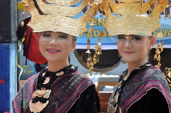 Tarakan Indonesia Ιουλίου 2018 Πορτρέτο Μιας Όμορφης Ινδονήσιας Που Χαμογελά — Φωτογραφία Αρχείου